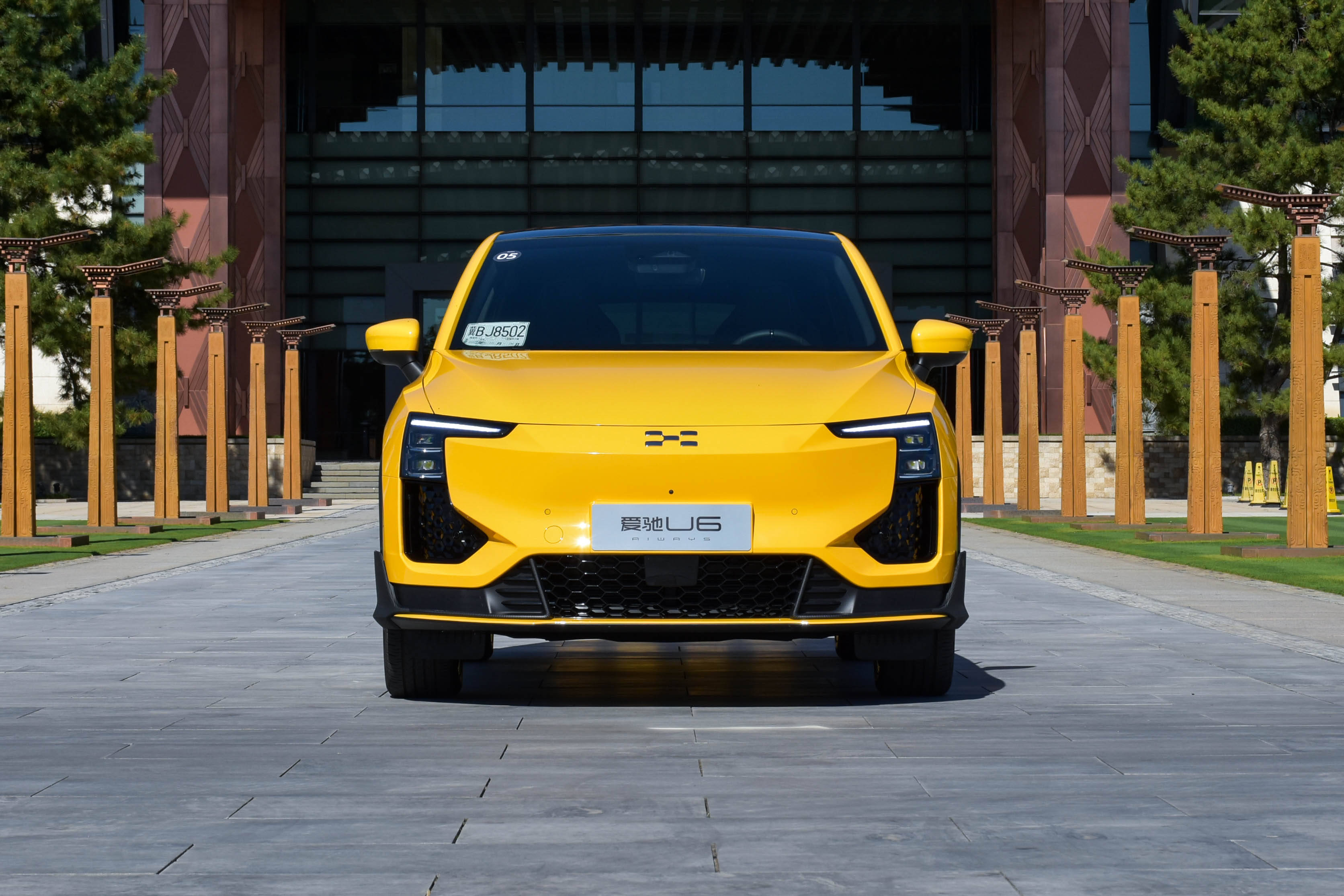 国内首试爱驰u6,纯电新玩家开起来怎么样?_搜狐汽车_搜狐网