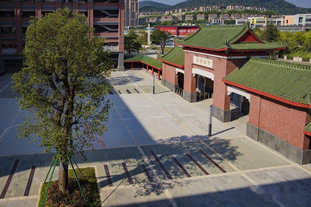 除建筑风格传承执信中学本部之外,更重要的是,执信增城与执信中学文化