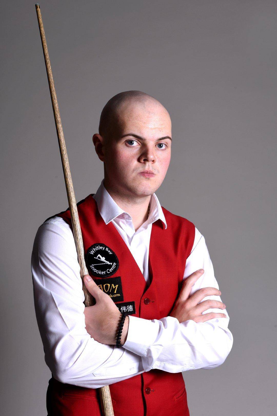 首轮,他将面对威尔士名将迈克尔怀特.