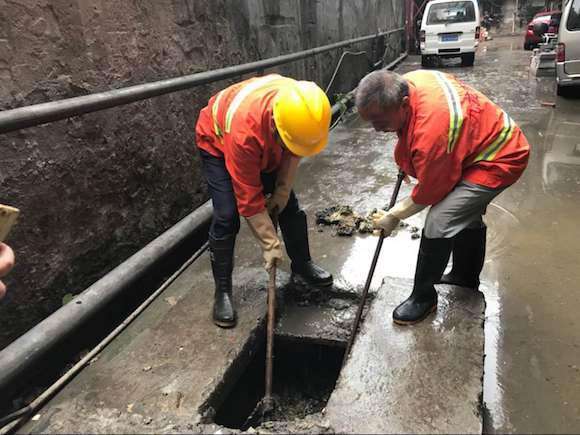 南京六合區疏通下水道「淤泥,石塊,油汙」_雜物_洗衣粉_管道