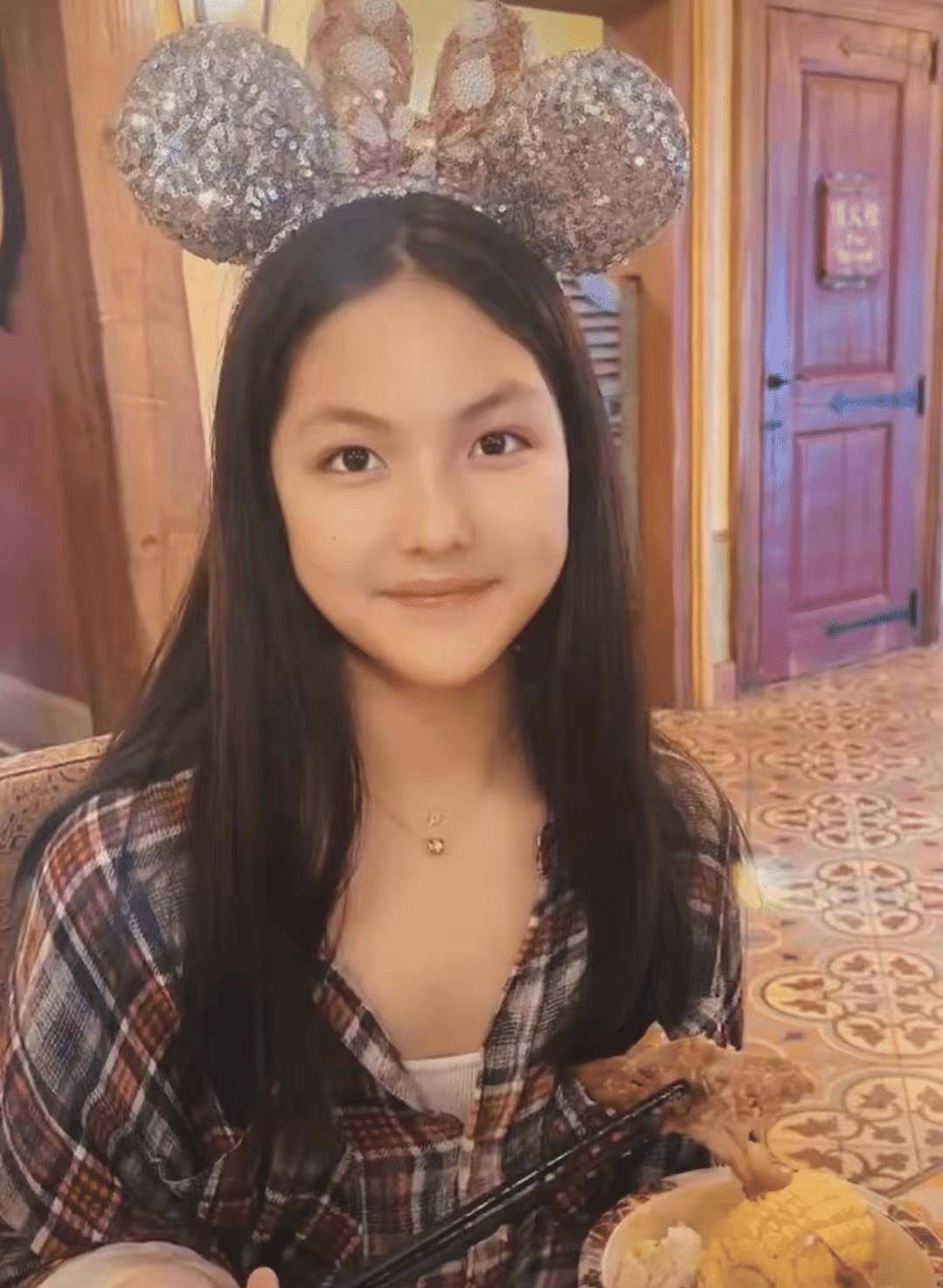 了,前段时间听说瘦了20斤呢,越来越有名媛气质了,祝王诗龄生日快乐,也