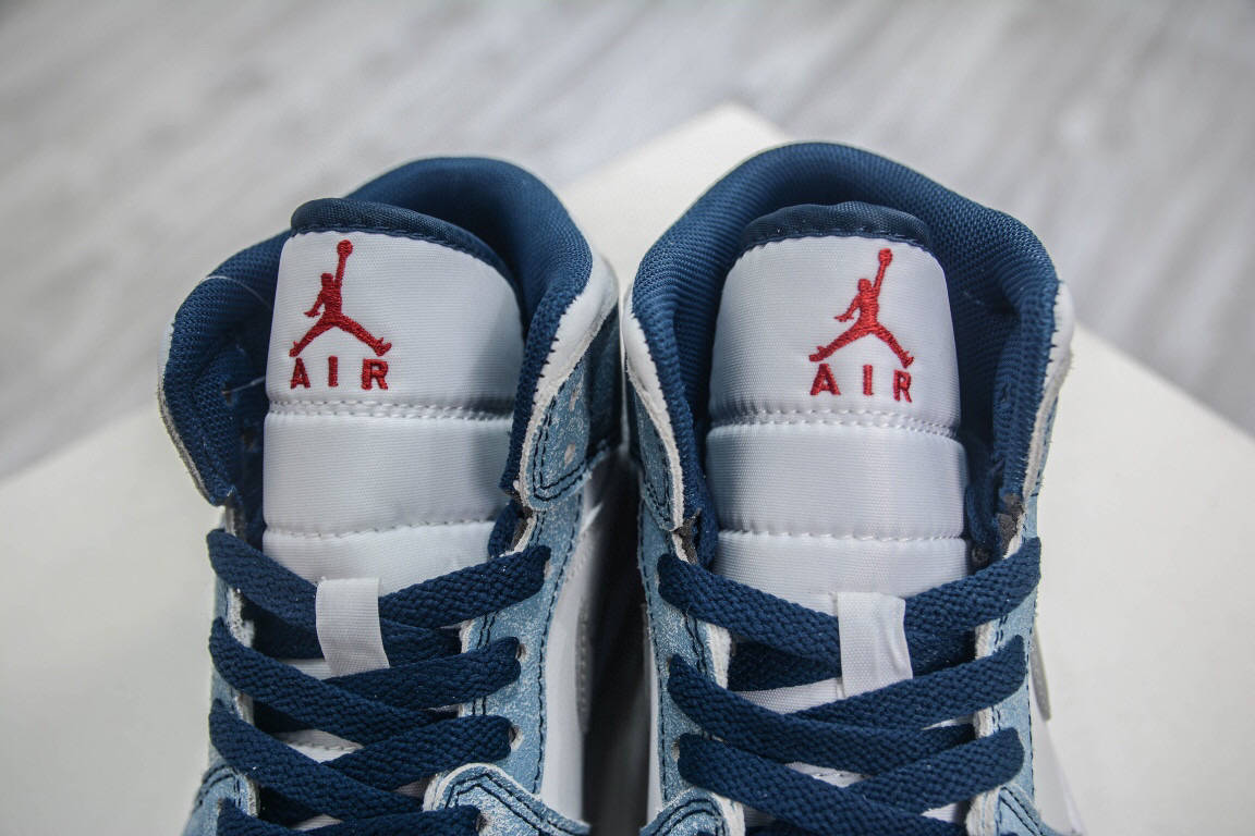 乔丹air jordan 1 mid french blue 水洗麂皮白蓝运动鞋_logo_jumpman