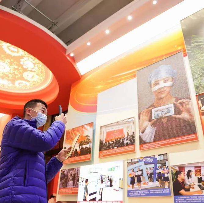 挺起新时代精神脊梁——从“奋进新时代”主题成就展看新时代文化建设_理论_社会主义_中国