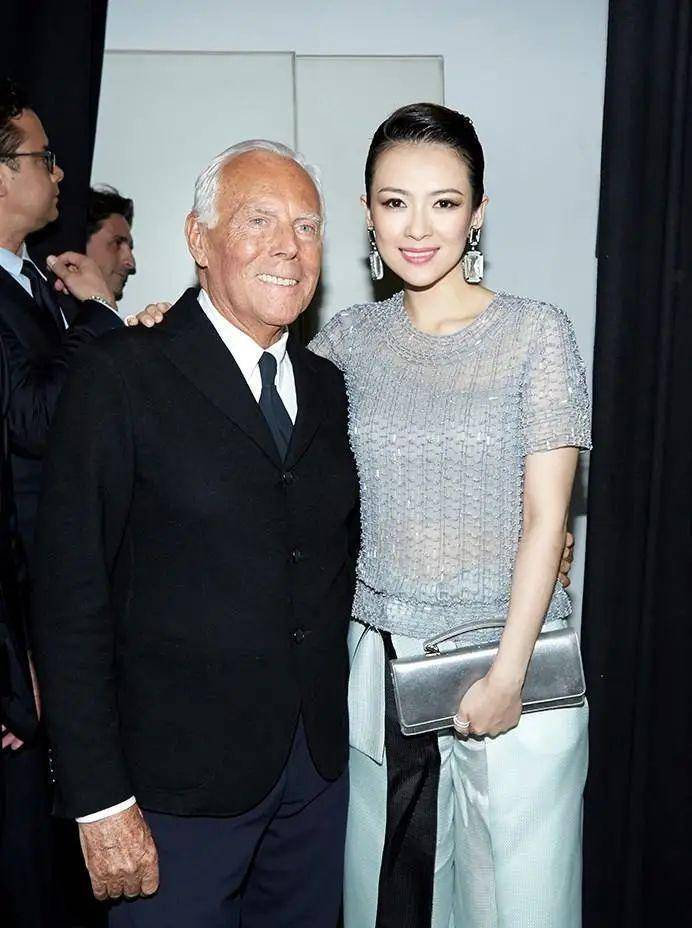 胡歌和易烊千玺的代言颇有话题_armani_giorgio_emporio