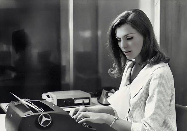 马斯克,将爱情与事业分开,永远不忘母亲对自己的爱_女人_男人_莱莉