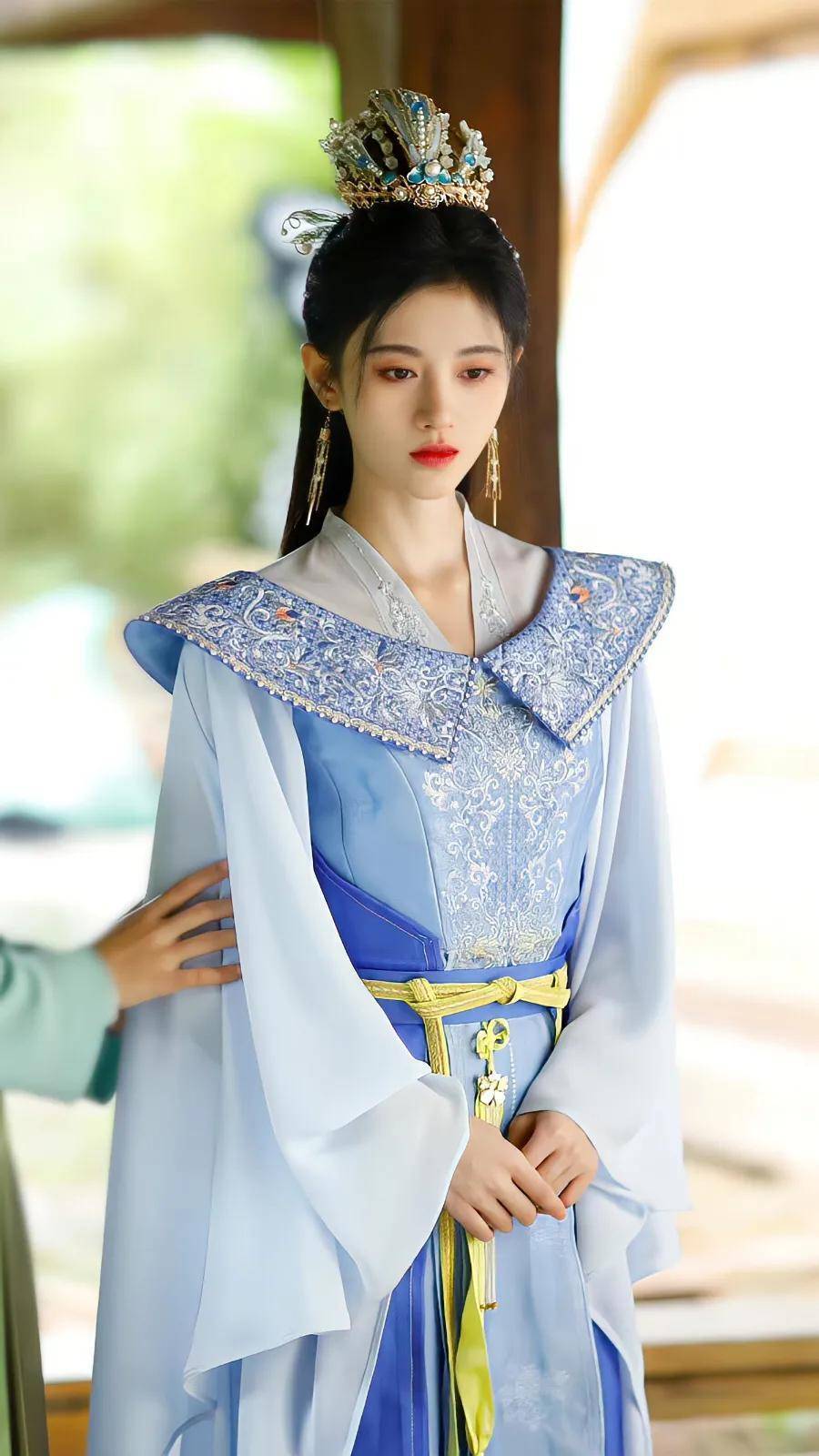 鞠婧祎在这部古装剧中穿的也太华丽了吧,你们最喜欢哪个造型?