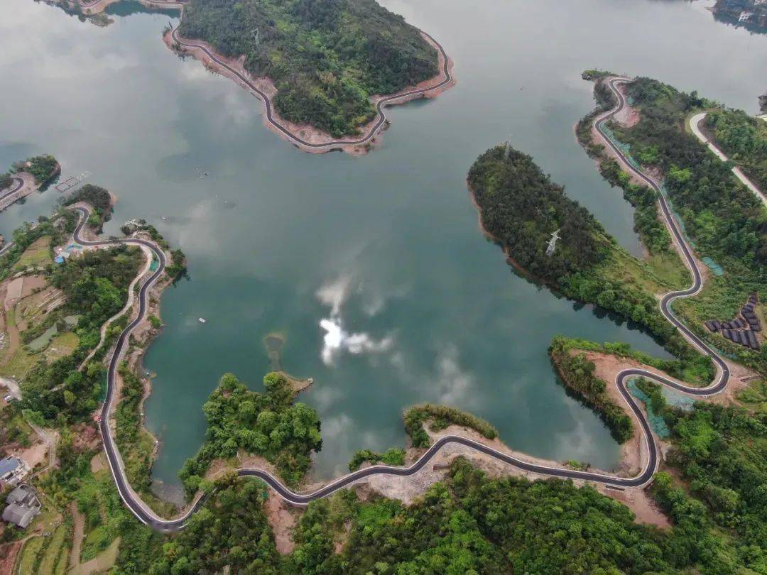 步道中雁蕩山位於七都街道前沙村港河橋邊的島中島生態園是一個集生態