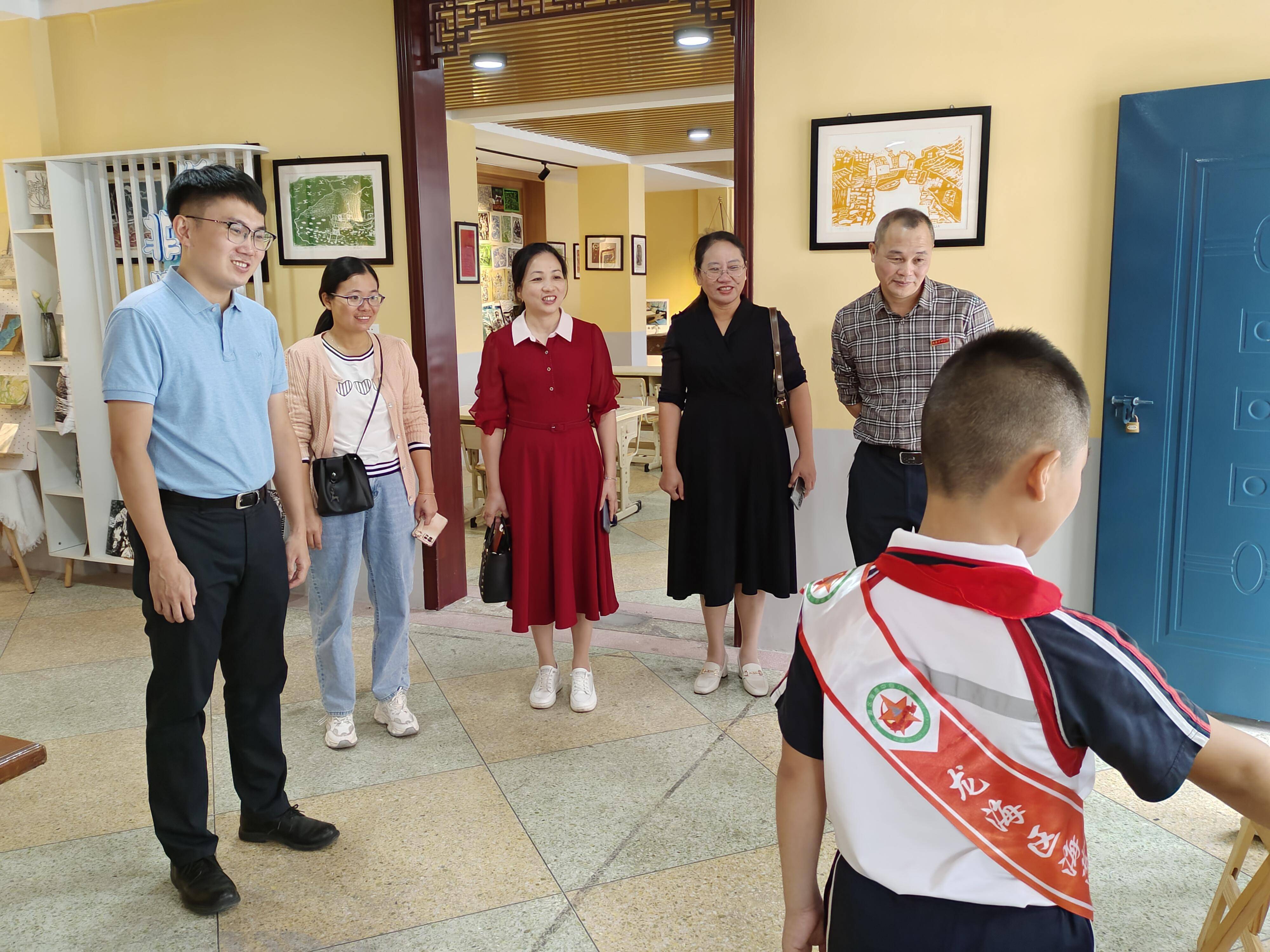 喜迎二十大 争做好队员——龙海区海澄中心小学纪念少先队建队73周年