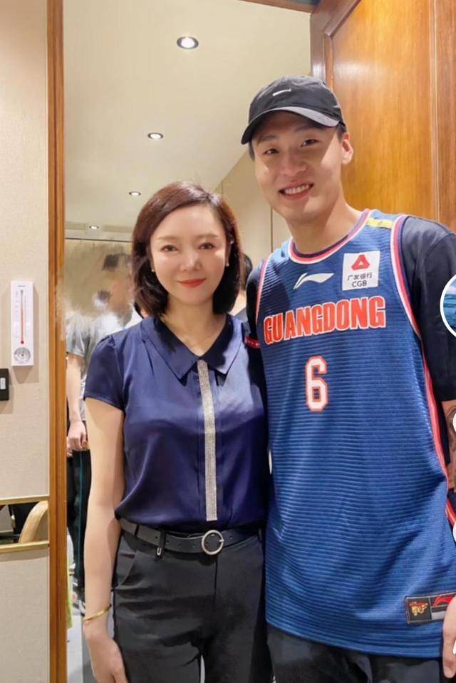 在外界看来,胡明轩,徐杰,赵睿,周鹏等球员几乎是广东队的"非卖品".