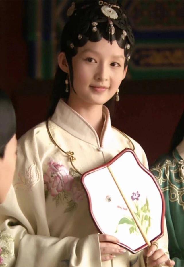 说实话她的气质并不适合薛宝钗,反而可以挑战出演一下林黛玉.