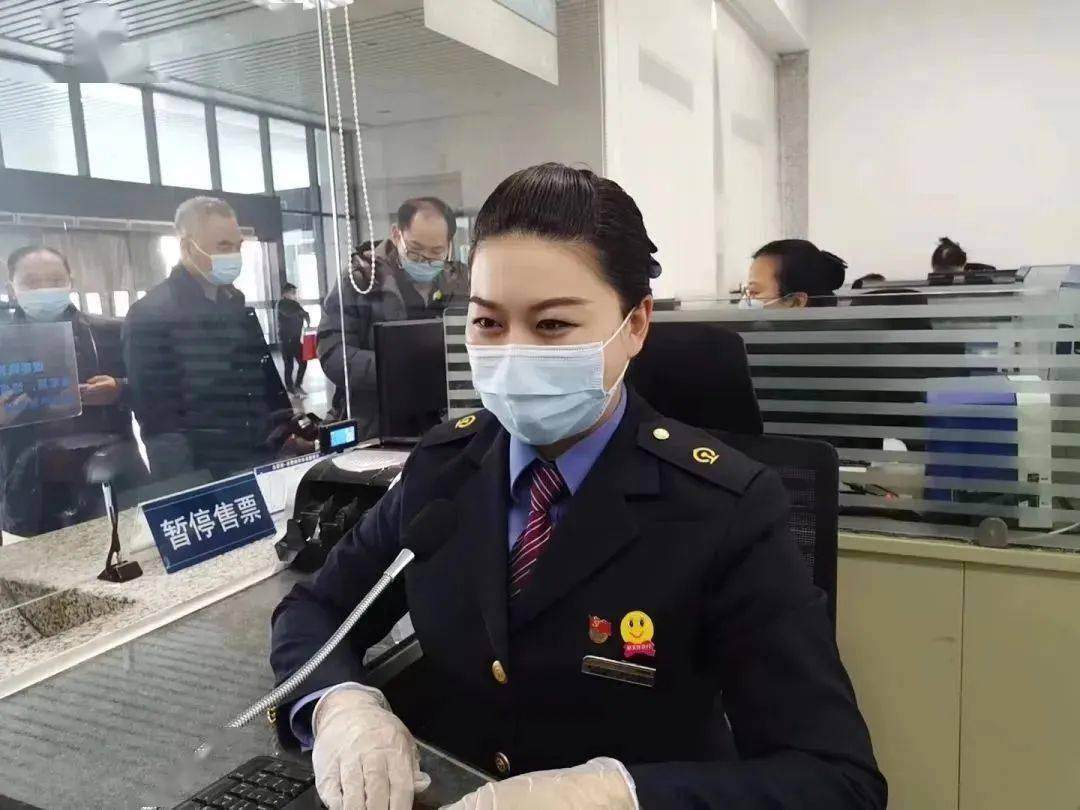 长三角铁路2名列车长,1名售票员光荣出席党的二十大,媒体纷纷聚焦!