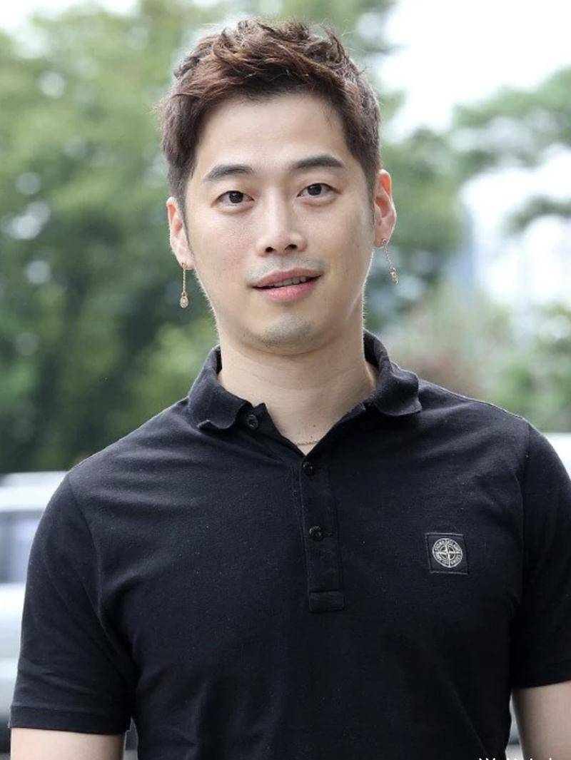 说好忠心不二的粉丝,再见明星恍如隔世_金载沅_帅哥_电视剧