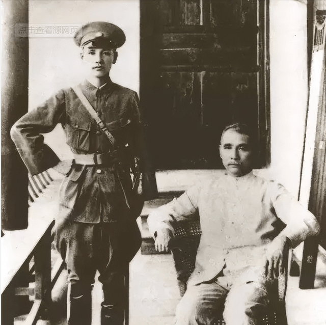 蒋介石本是国民党小字辈,怎么篡夺大权的?都是敌人送他上去的_ 蒋介石本是国民党小字辈,怎么篡夺大权的?都是敌人送他上去的_