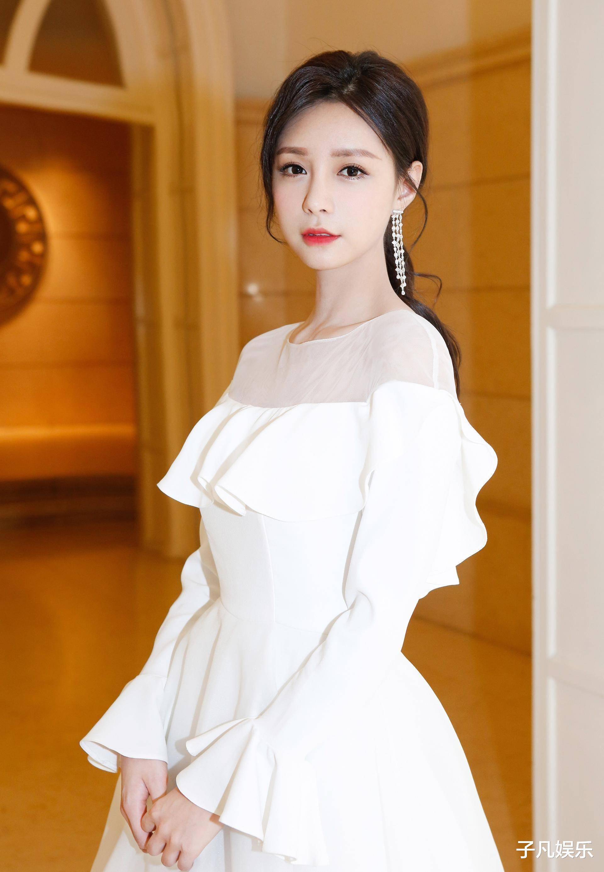 孟佳放羊娃造型引热议,靳梦佳回应不想背锅_发展_网友_沈梦辰