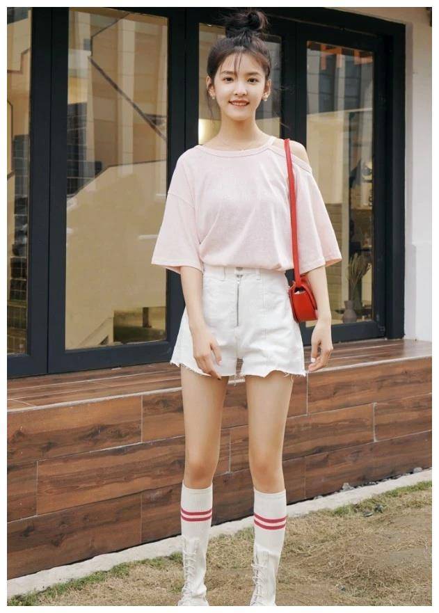 别再穿大t恤了,太low,看看章若楠的穿搭,女神范_张若楠_t恤_白色