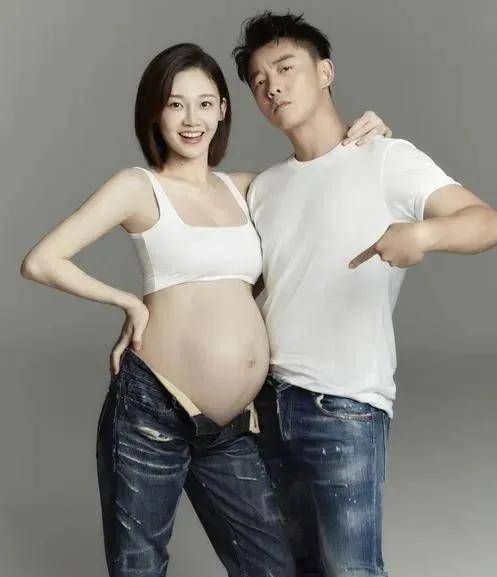 而郑恺和苗苗从恋爱到结婚只花了两年时间_关系_米兰_冯小刚