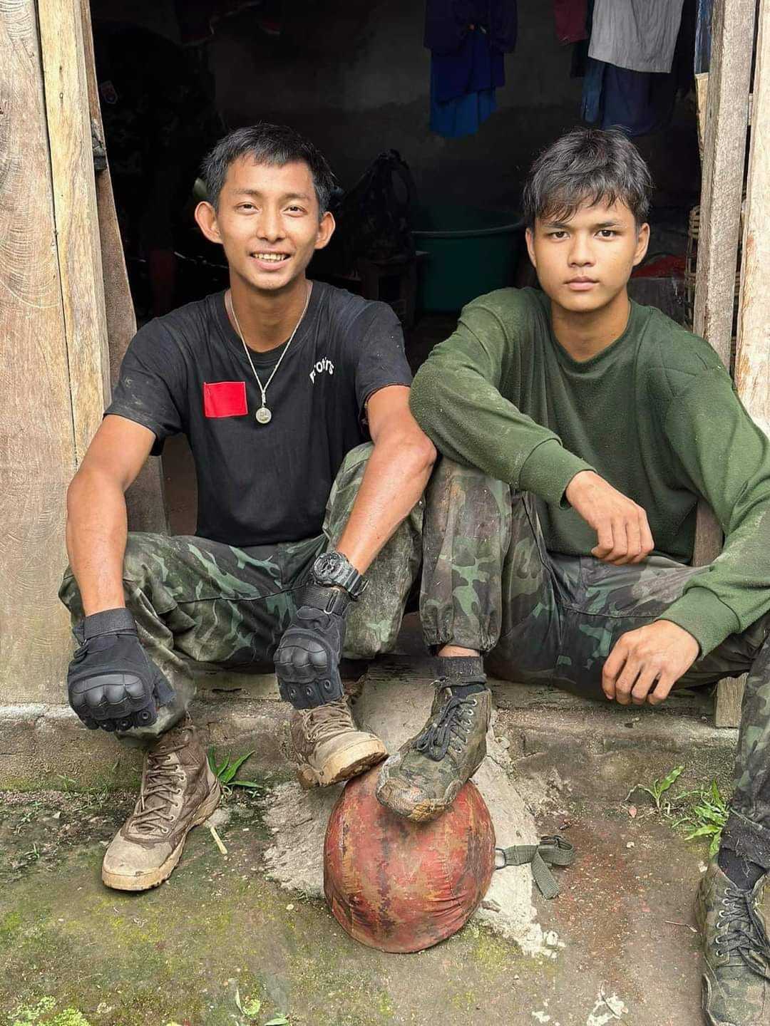 克伦民族解放军联合部队俘虏缅军358营包括少校在内的16人,大量武器被