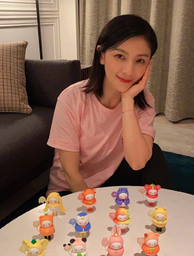 胡可次子"整容式长大",小时候颜值不如哥哥,近照竟比沙溢还帅_安吉很