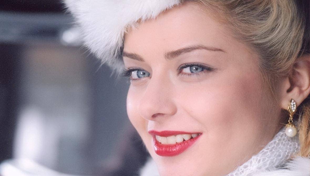 玛丽娜·亚历山德罗娃高清写真图集_父母_毕业_工作