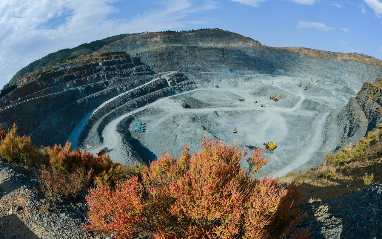 家里这么多矿,紫金矿业还要买:25亿元收购南美苏里南最大金矿_rosebel