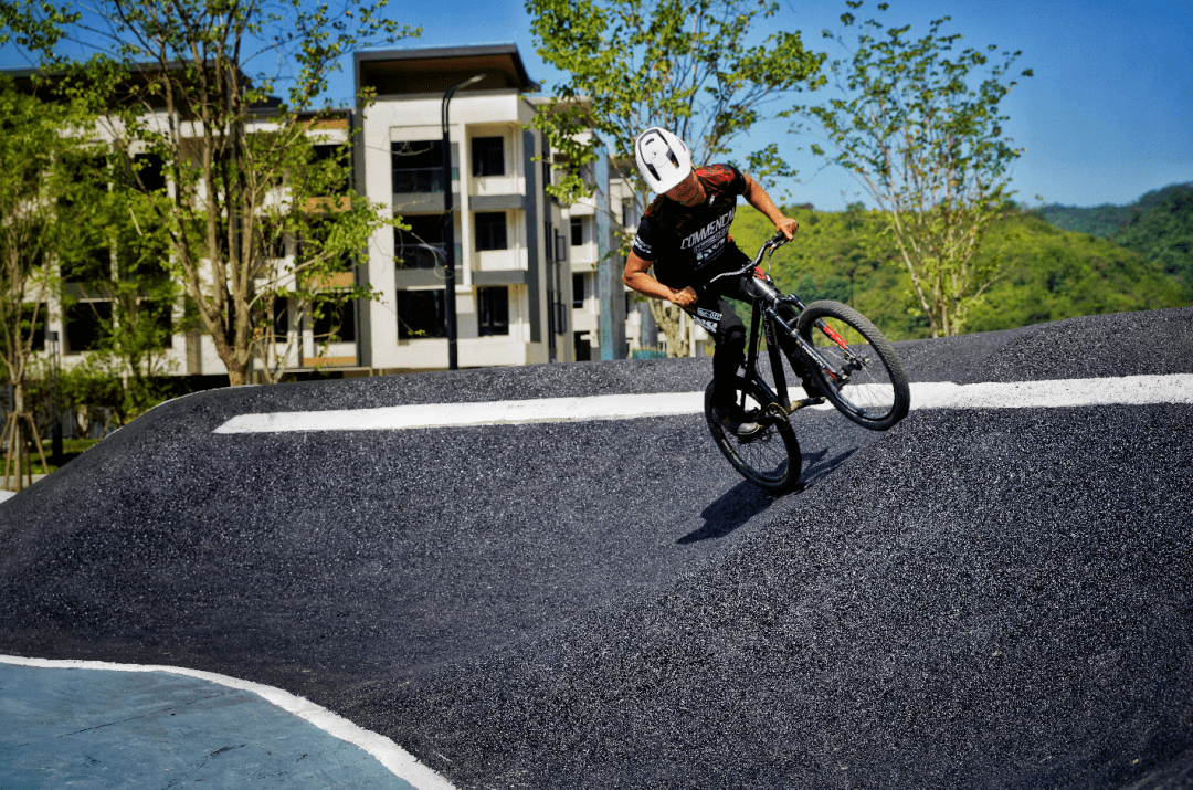 游玩攻略 | 打卡体验保利·生态城河源第一条自行车泵道_星空_track