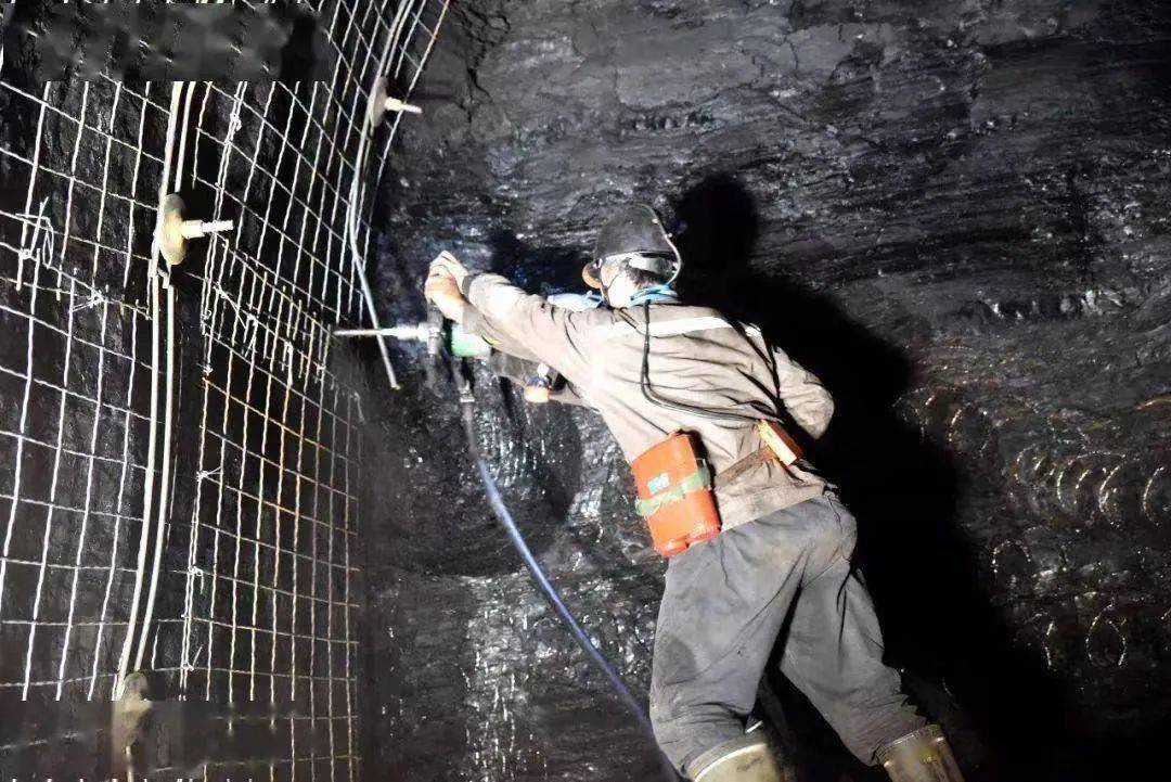 【聚焦生产】灵泉矿掘进队安全有序组织掘进进米工作_精品_施工_班组