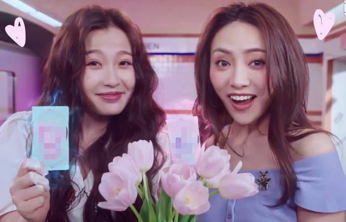 虞书欣和谢可寅身高同样是168,当两人同框时,身材比例好明显_视频