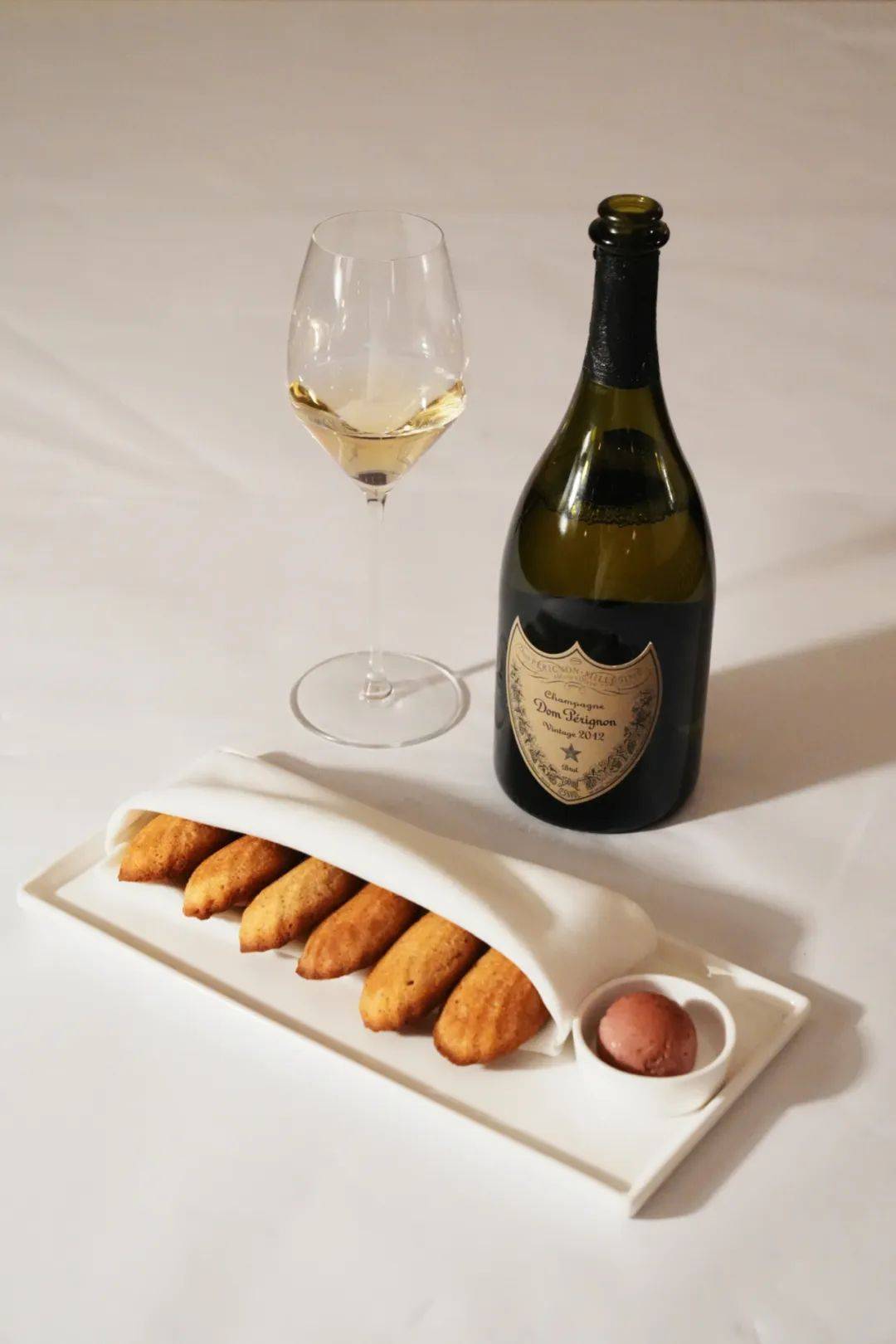 草莓黄油真的要喝,我会选择精细的法式一口吃点心amuse bouche(个人