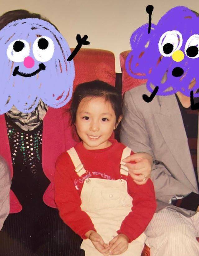 孙俪同父异母妹妹孙艳晒童年照,与姐姐童年颜值差别大,姐姐更美_演艺