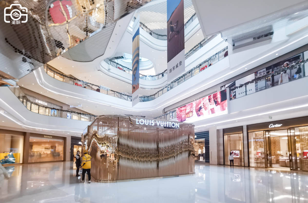 重庆最大的购物中心，一年销售56亿，太低调了，外地人根本不知道