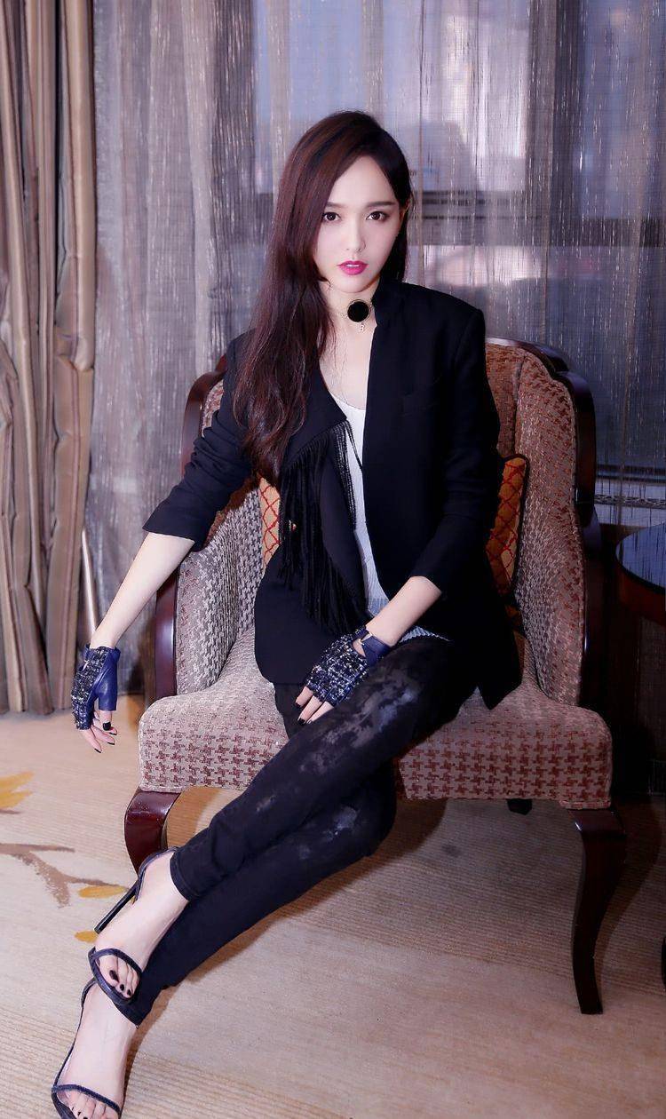 皮裙_造型_时尚