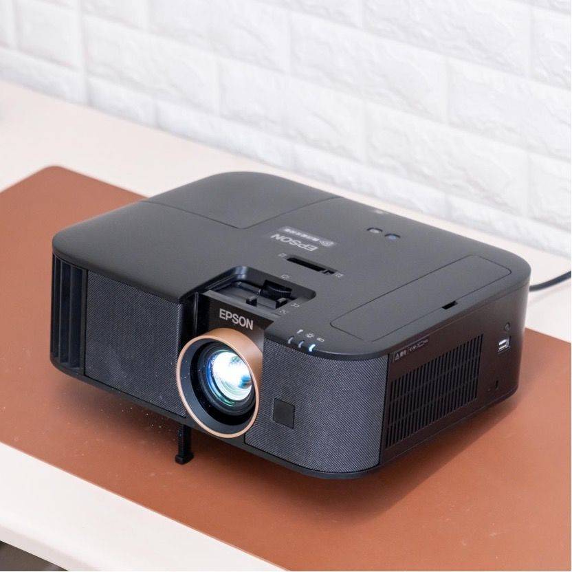 高端 4K 灯泡投影机到底有多强,爱普生 CH-TW6280T 测评详解告诉你