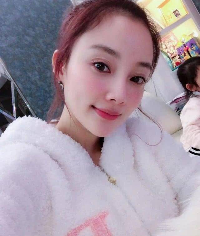 李小璐彻底改变!