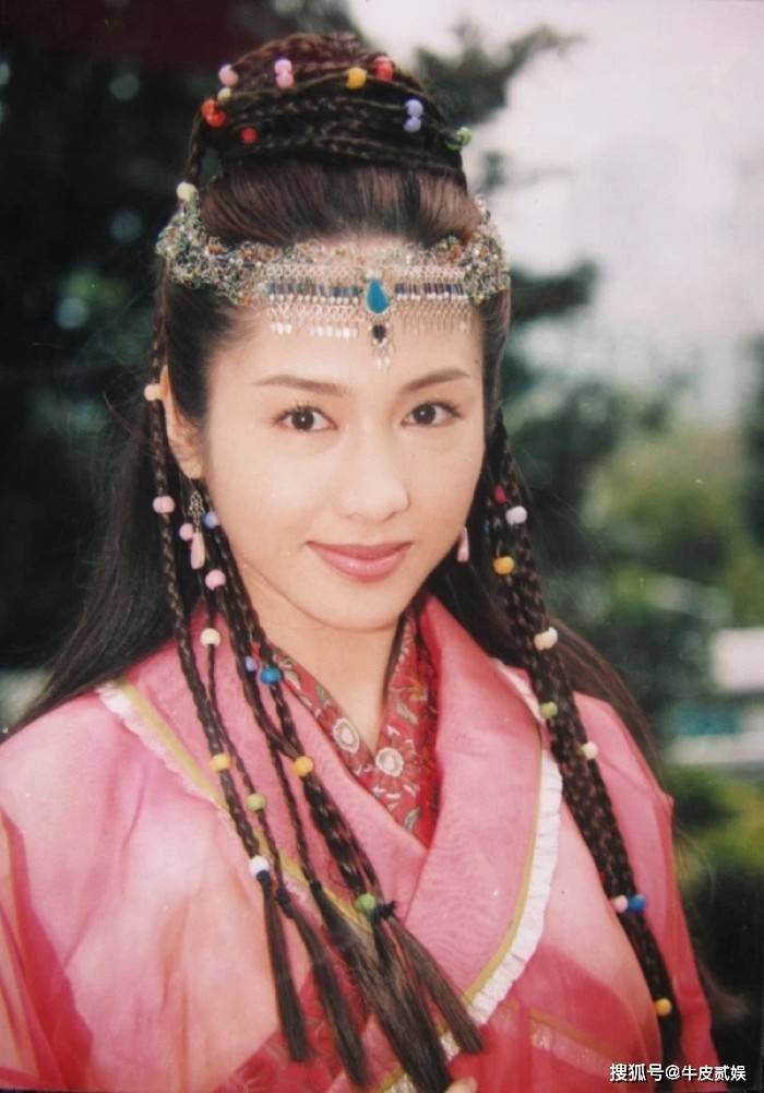 那些年港片女神的风采_港风妆容穿搭风格_港风女神气质
