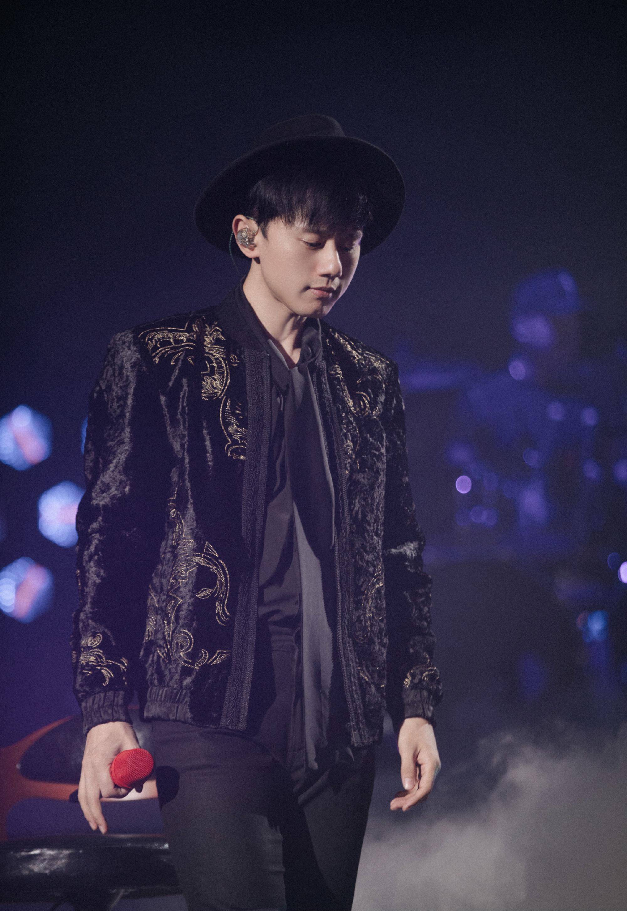 张杰演唱会一票难求?