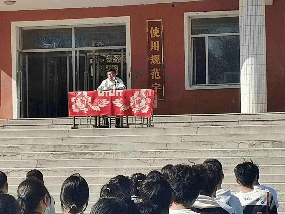 县法学会,县妇联走进平岗镇中学,白泉镇实验中学开展"法律进校园"