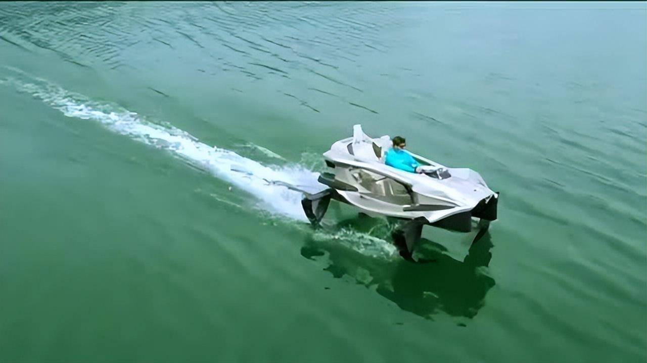 世界上会飞的水翼电动船,重达260公斤,被誉为水上飞行器