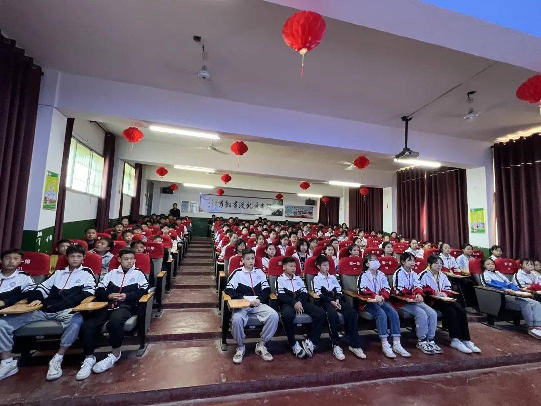 法律宣传进校园,普法教育护成长——袁州区慈化中学开展法律知识讲座