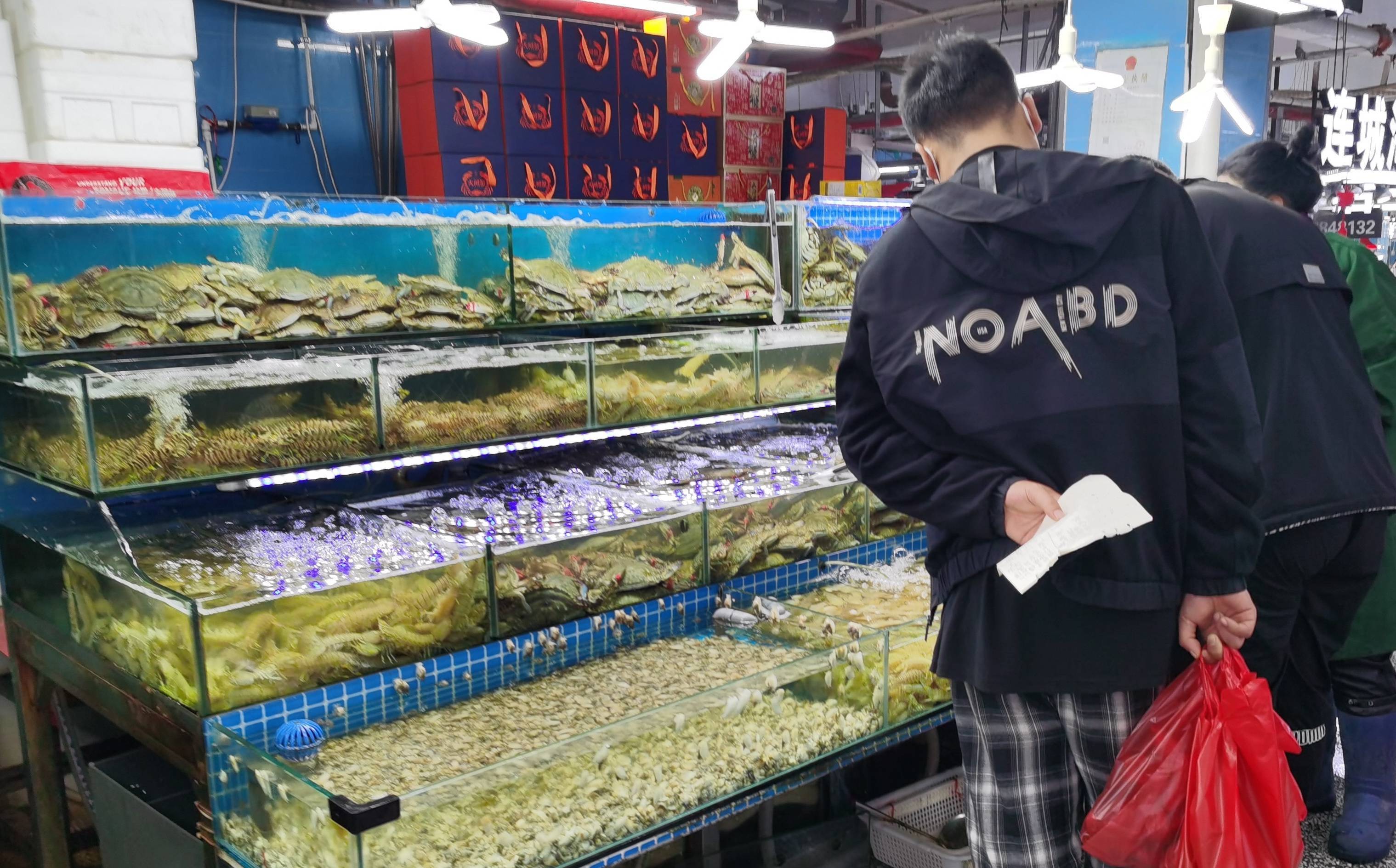 哈尔滨水产市场品种丰富价格有所下降