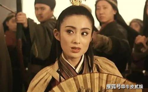 港风妆容穿搭风格_那些年港片女神的风采_港风女神气质