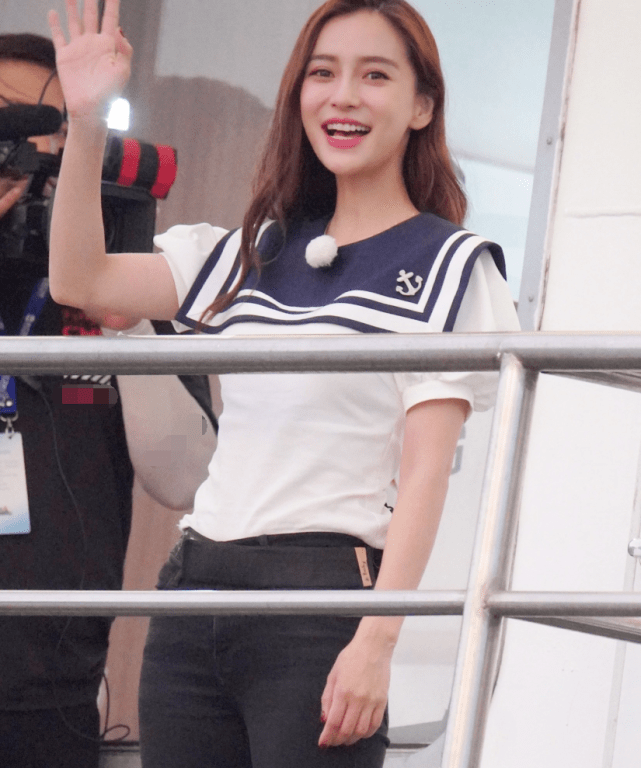 有老成员离开,但是始终坚守在跑男团的有3位成团,李晨和郑恺,还有baby