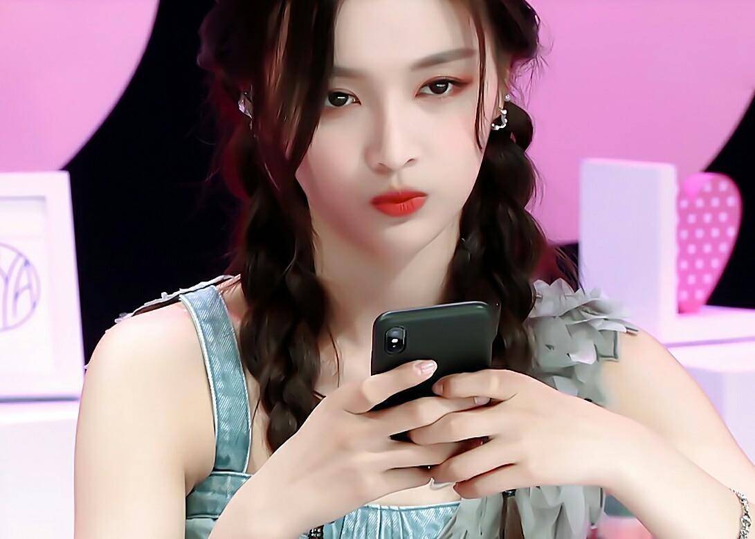 奔跑吧收官期录制,蔡徐坤穿水手服,欧阳娜娜吴宣仪同框,力压baby_嘉宾