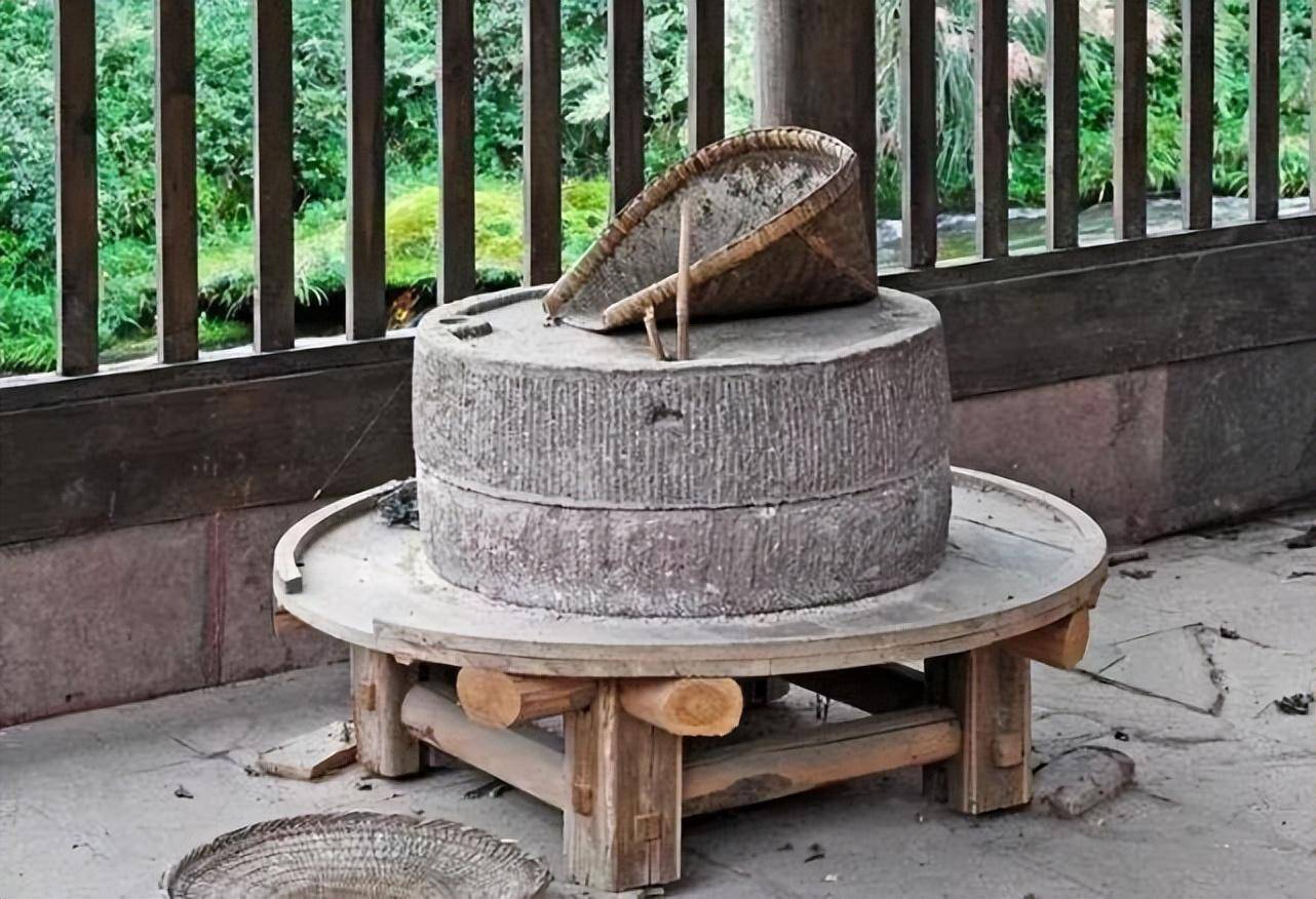 古代的石磨盘和石磨棒怎么使用,不经过专家解释,你真的不知道_加工_农