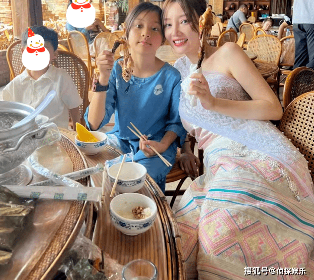 贾乃亮晒父女合照为女儿庆生，10岁甜馨搂着爸爸撒娇，越长越标致