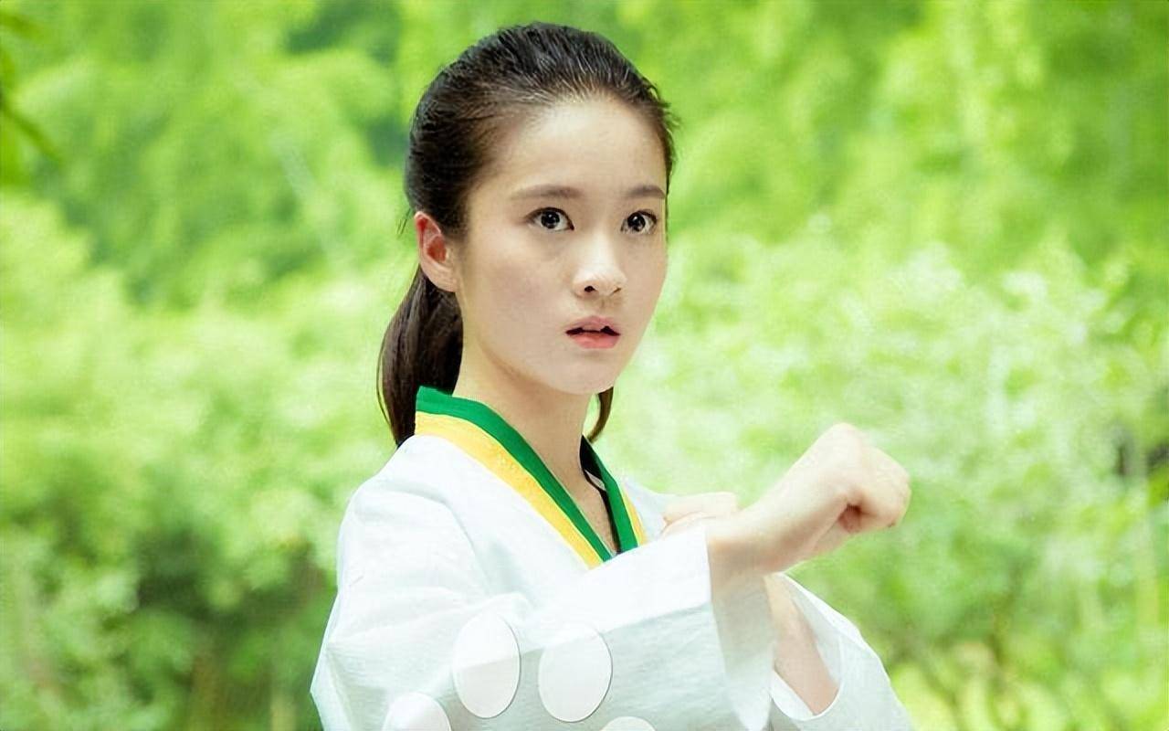 起先在《旋风少女》看到张雪迎扮演的李恩秀真是让人当前一亮,对她的