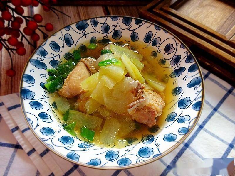 秋末了,这个菜不能少,这么搭配做滋补又润燥,一家老少都受益_冬瓜