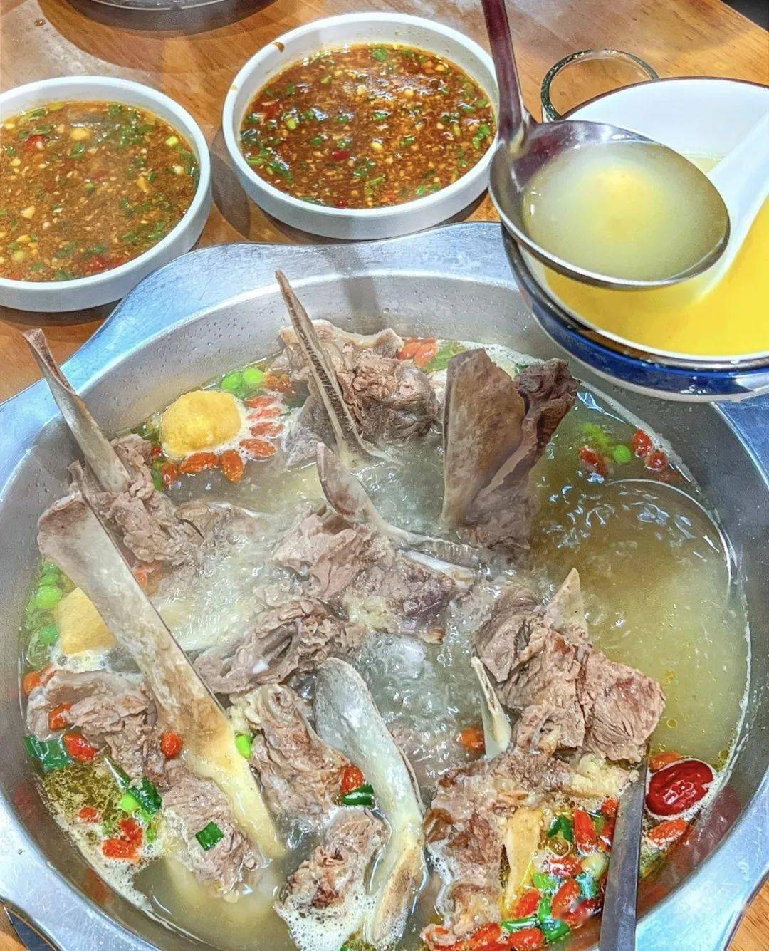 牛蝎子不够!还有牛蝎子火锅!