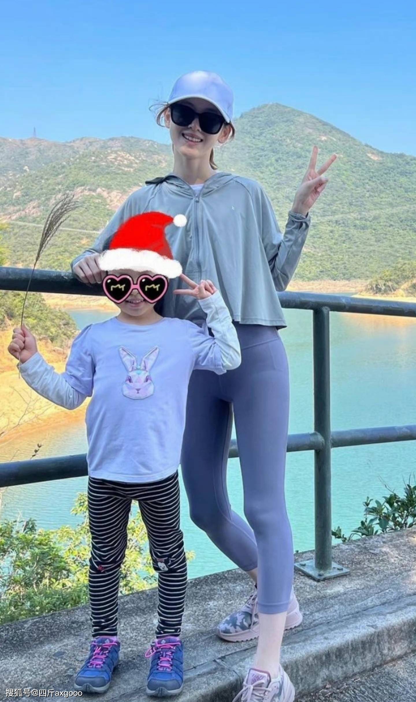 曝章泽天挺着孕肚登杂志封面,双手按腹显母爱,高调步入二胎时代