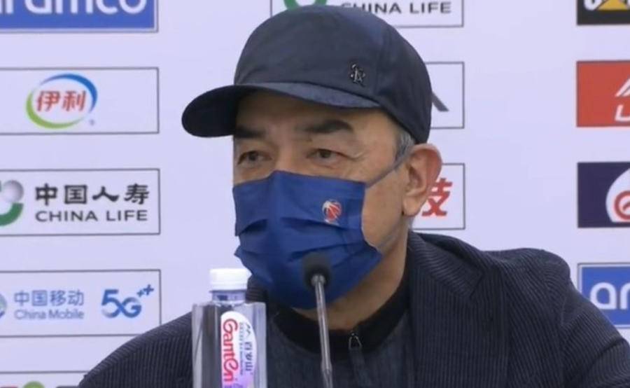 赛后丨新疆男篮主帅阿的江:外援的杀伤力不够,后卫出现轮换困难_比赛_问题_阿不都