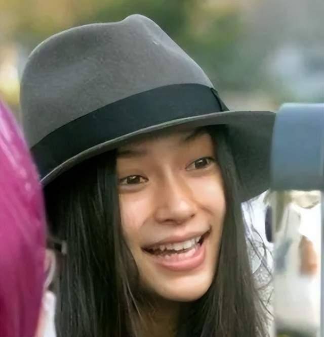 女明星的两副面孔,离开滤镜后,黑眼圈黄皮肤一览无余_状态_肤色_时候